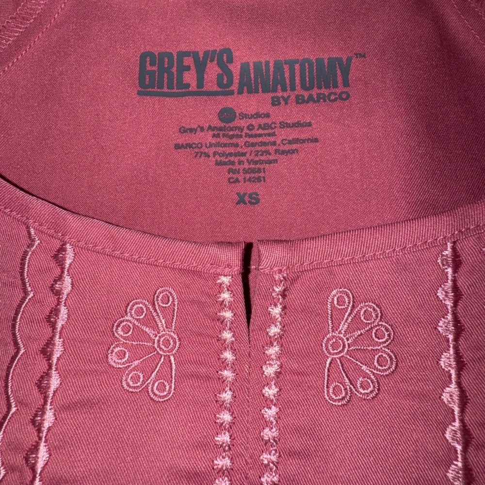 Greys Anatomy by Barco Womens Nectar Pink Embroidered Scrub Top 41284 XS NEW - Picture 12 of 13